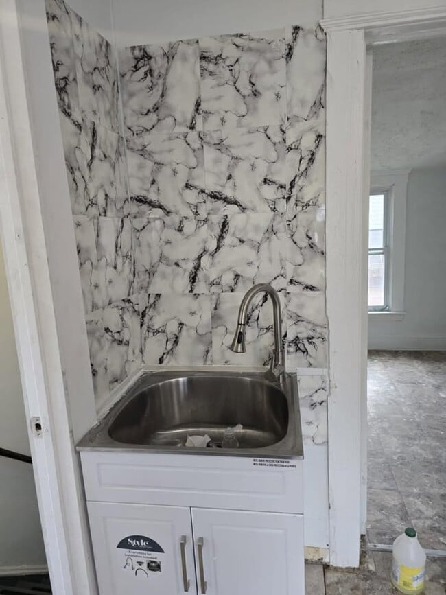 Photo - 110 Schuler St Unit 2