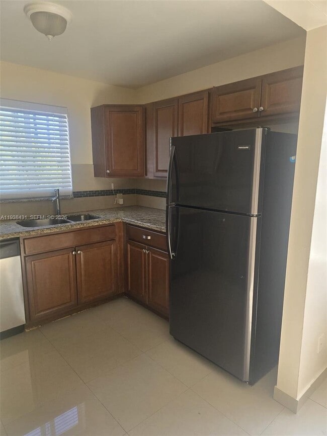 Photo - 451 S 19th Ave Unit 8