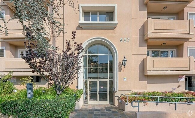Building Photo - 937 12th St Unit 307 Rental
