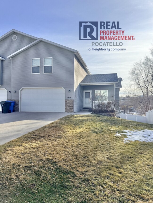 Photo - 3 bed 2.5 bath 2 car garage house - pets negotiable