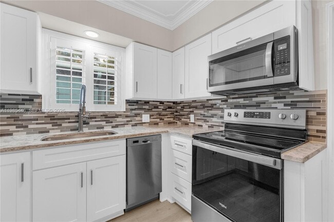 Photo - 211 SE 1st Ter