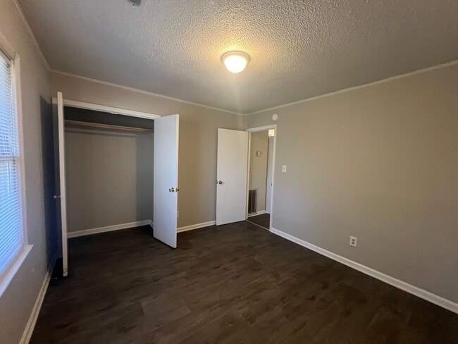 1316 Linwood Rd
