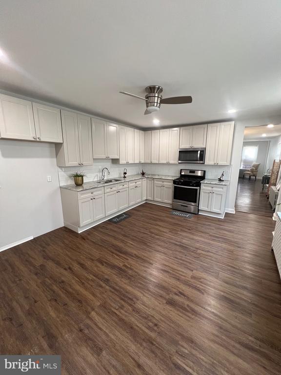 Photo - 1731 W 6th St