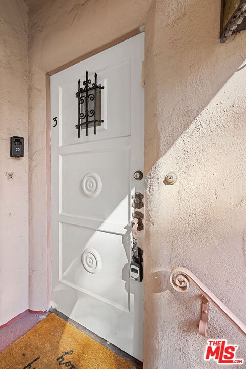 Photo - 1142 S Clark Dr Unidad 3