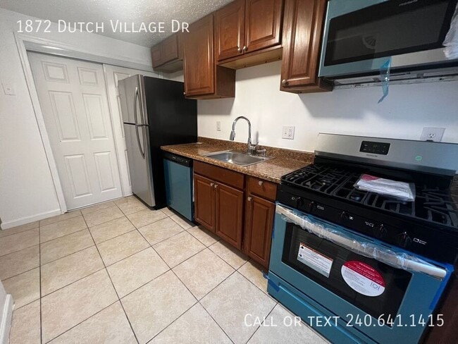 Photo - 1872 Dutch Village Dr