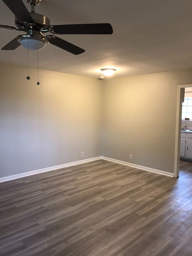 Photo - 3 Bed/ 2 Bath Duplex in Madison