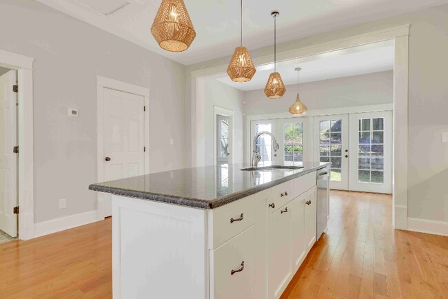 Photo - 515 S Saunders St