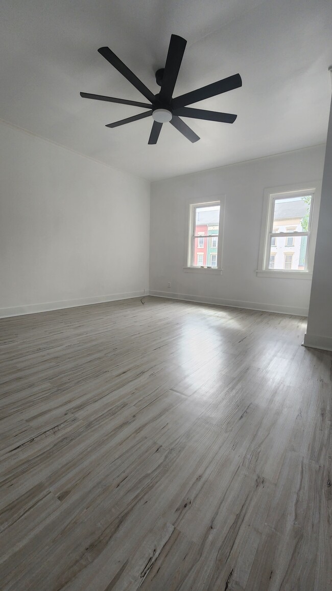 Photo - 42 W Main St Unit upper