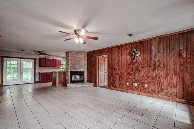 Photo - 521 Northwood Dr