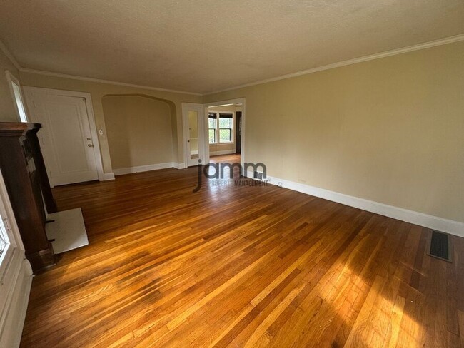 Photo - 16811 Kenyon Rd
