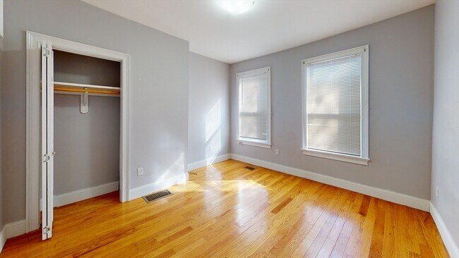Photo - 9 Chesterton St Unit 1