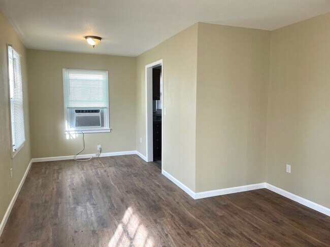 110 S Rosewood