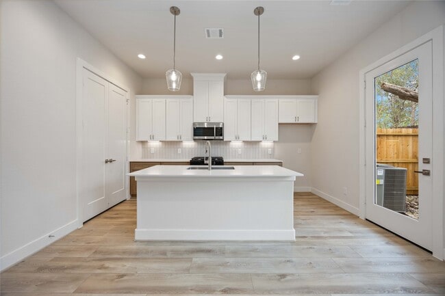 Photo - 6112 De Campo St