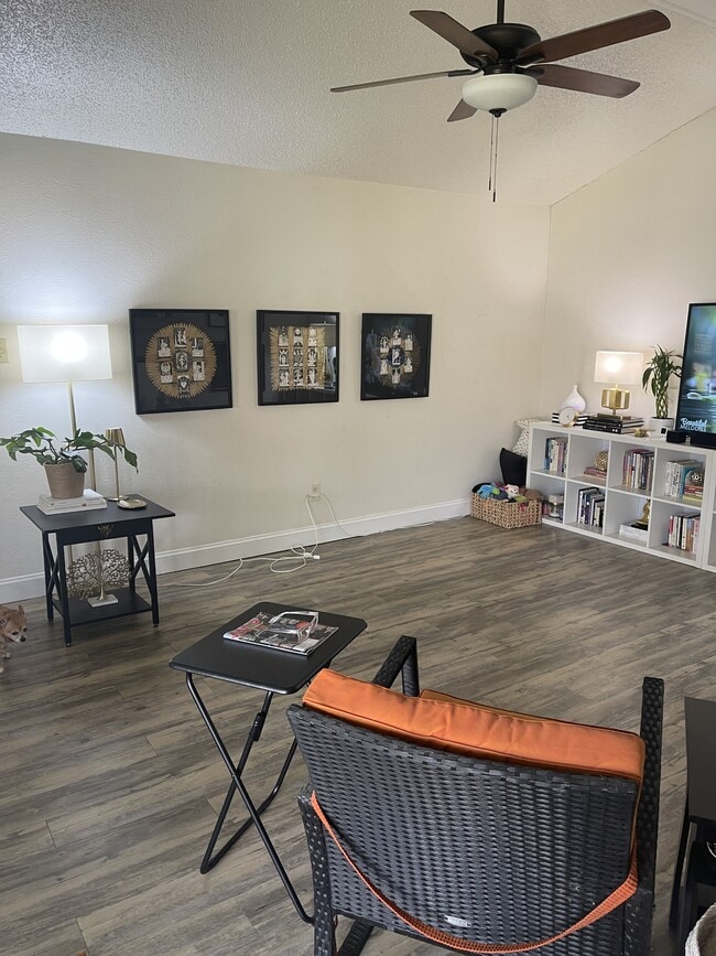 Photo - 2516 Oak Hill Dr