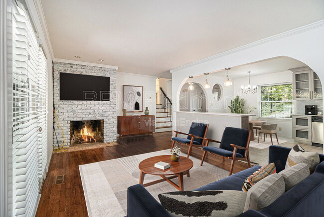 Photo - 2570 Northside Dr NW