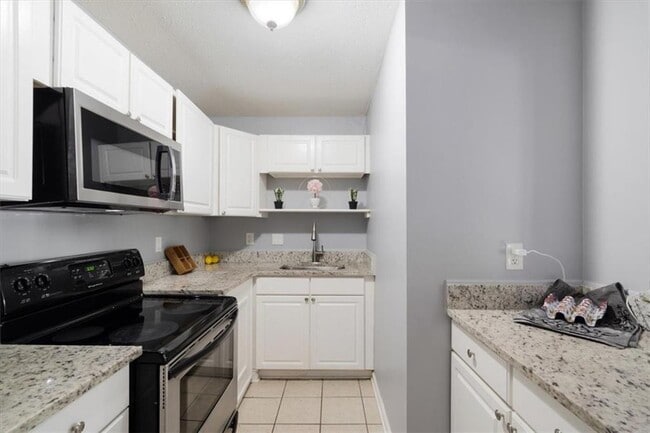 Photo - 3599 Woodbriar Cir Unit G