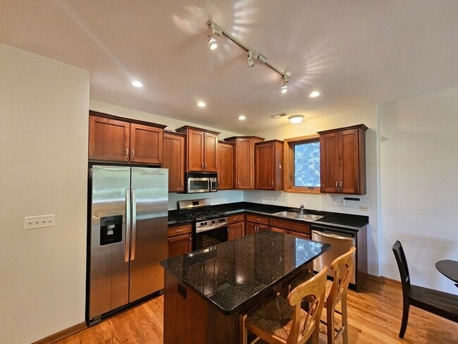 Photo - 1326 W Grenshaw St Unit 2B