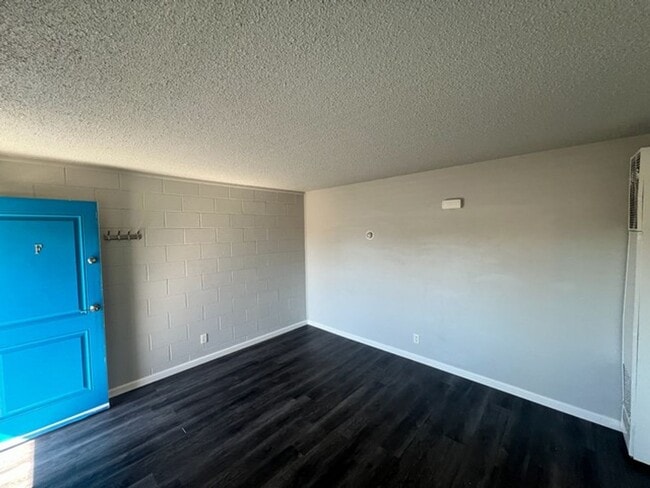 Photo - <b>One Bedroom Upstairs Reno Apartment<br> Unidad F