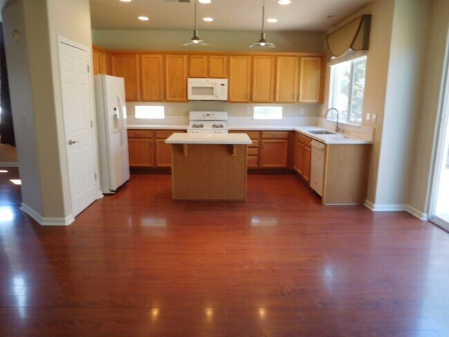 Photo - Gorgeous Golden Valley aHome