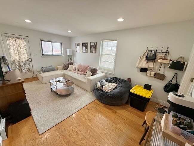 Photo - 9 Boston St Unidad 3