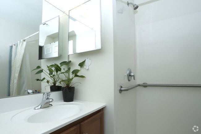 Two Bedroom-Bathroom