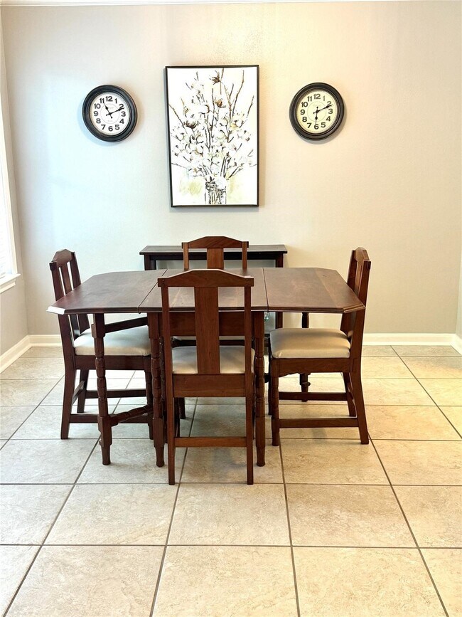 Photo - 195 Blushwood Pl