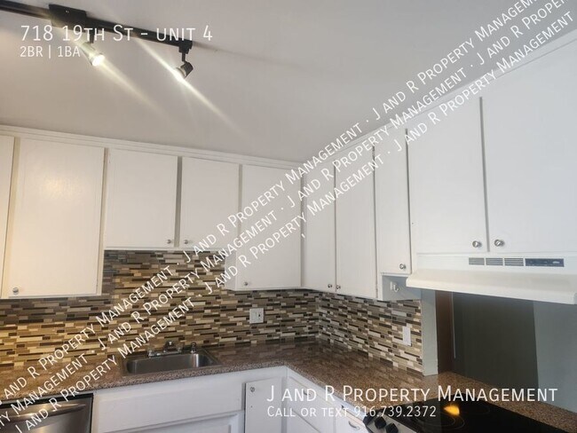Photo - 718 19th St Unit 4