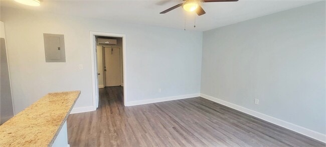 Living Room - 1107 N 26th Ave