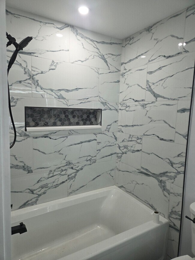 Photo - 399 Stony Mountain Rd