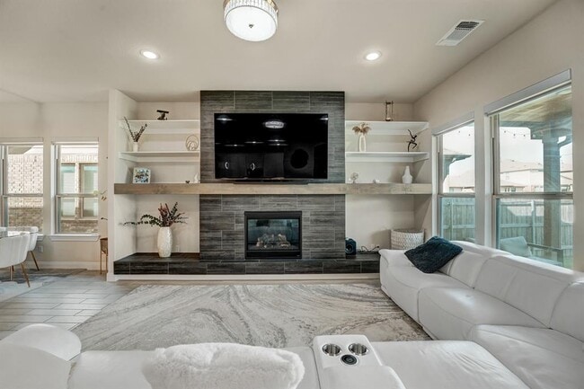 Building Photo - 17012 Pleasanton Cove Rental