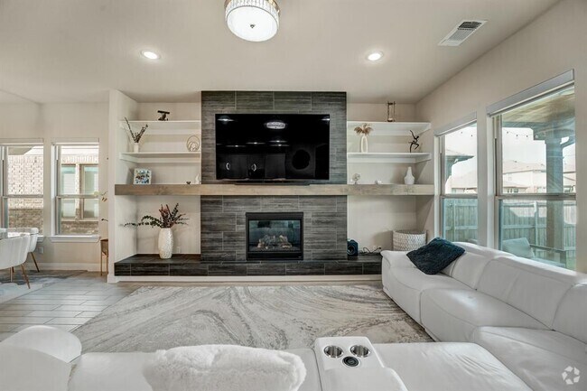 Building Photo - 17012 Pleasanton Cove Rental