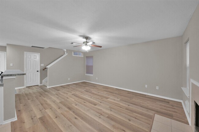 Photo - 147 Anise Tree Pl