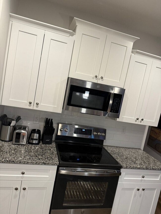 Photo - 6043 Sullins Rd