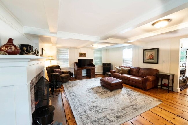 Photo - 33 S Main Rd