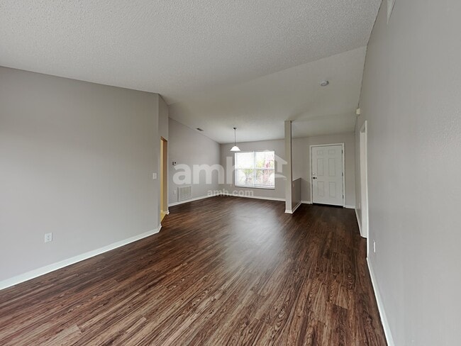 Photo - 1412 Old Millpond Rd