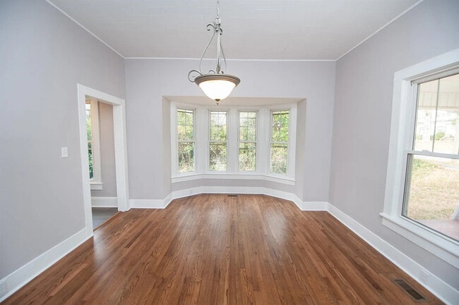 Photo - 708 E Main St