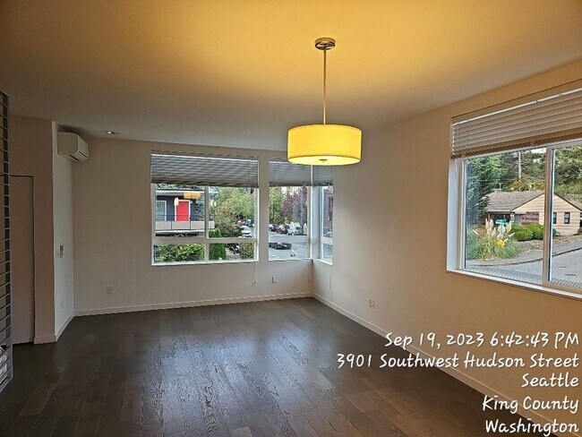 Photo - West Seattle townhome - 3 bedroom 3.5 bath...