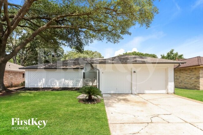 Building Photo - 2515 N Spring Dr Rental