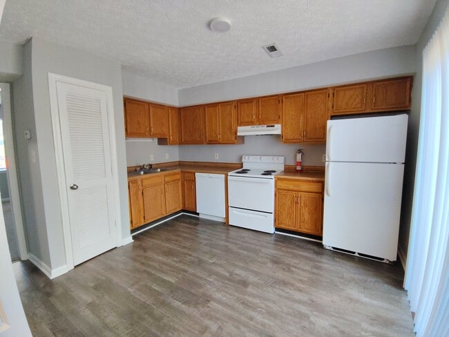 Photo - 16 Duiguid Dr