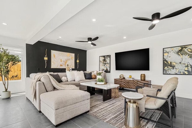 Photo - 650 69th Ave S Unidad SI ID1311543P