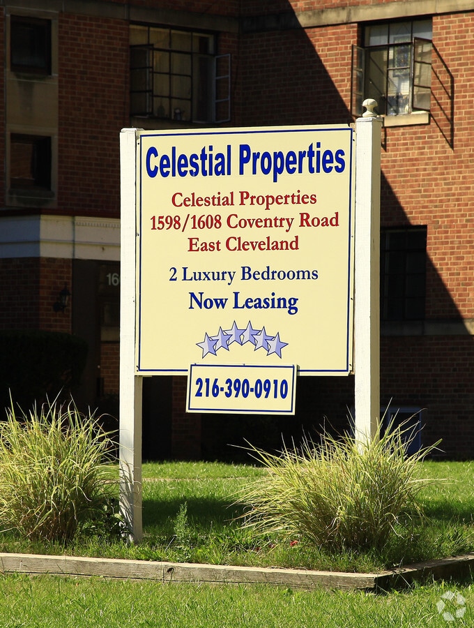 Firma - Celestial II Apartamentos