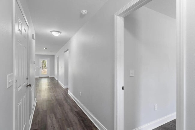 Photo - 5290 Kervin Rd