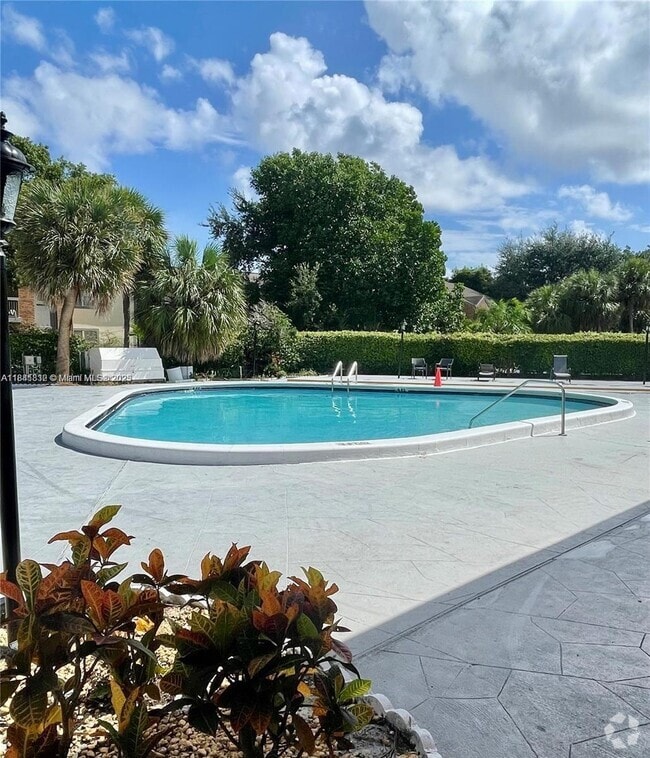 Building Photo - 4304 NW 9th Ave Unit 1-1c # 3 Rental