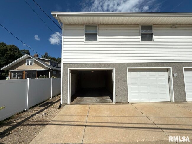 Building Photo - 540 N Main St Rental