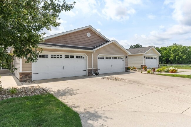 Photo - Redwood Johnstown