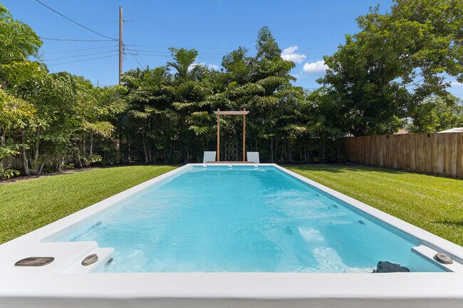 Photo - 127 SW 10th Ave