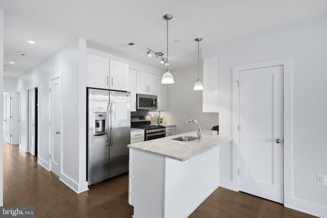 Photo - 3821 14th St NW Unidad 2