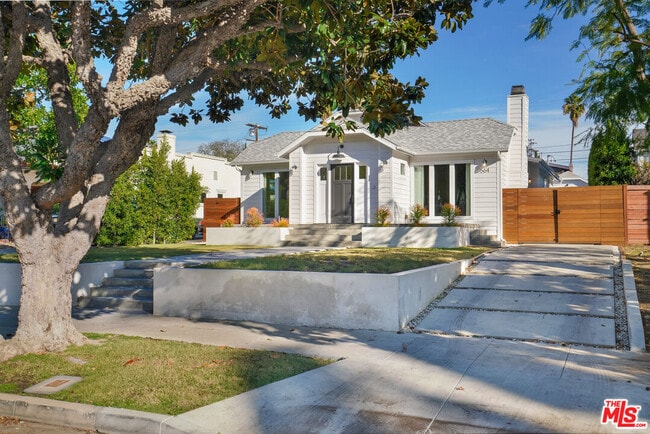 Photo - 564 N Arden Blvd