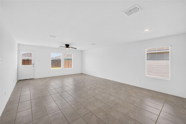 Photo - 320 Dewberry St