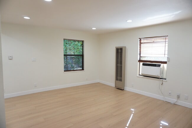 Photo - 3948 Pennsylvania Ave